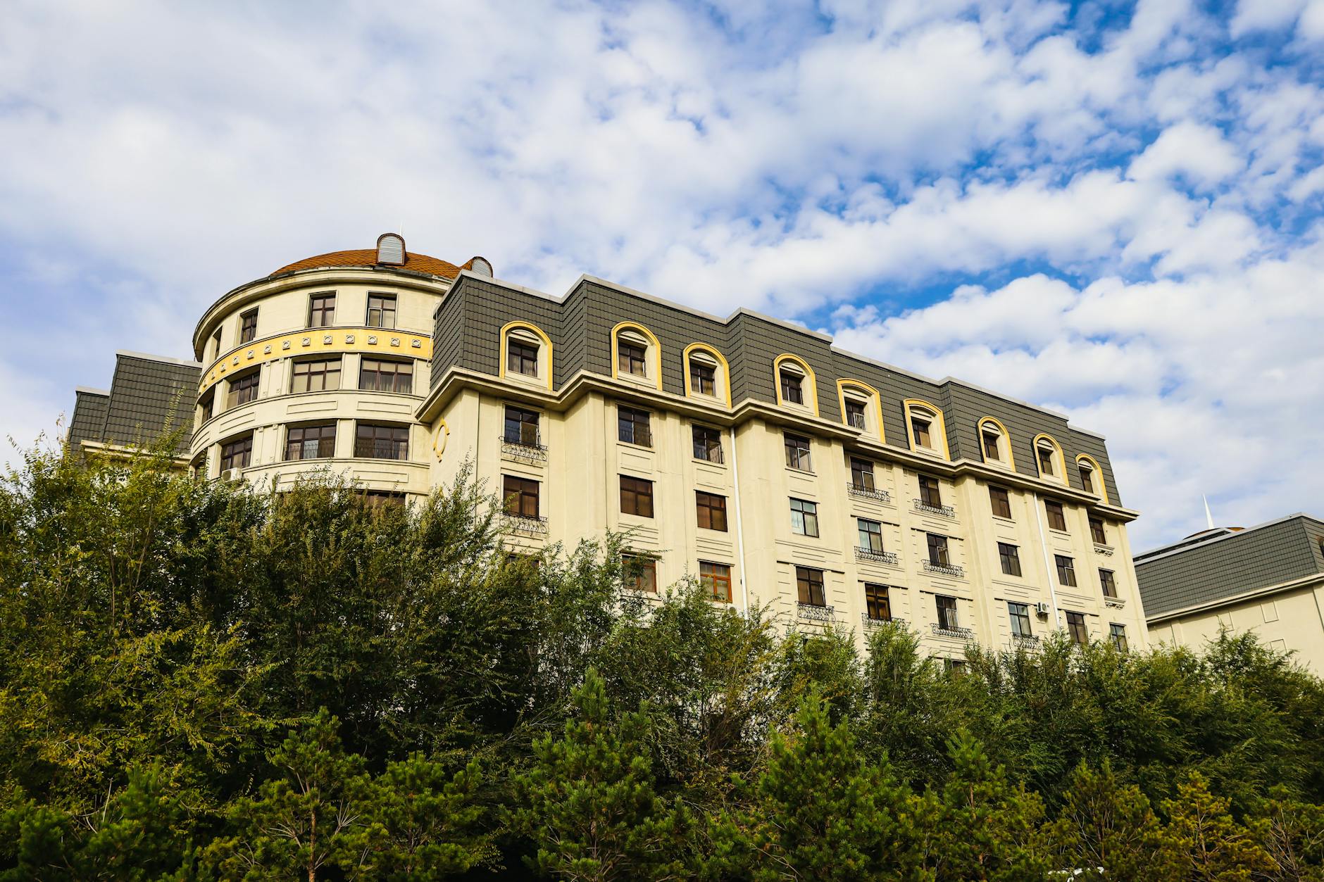 Asbestos Exposure at VA Medical Center Detroit: What Workers and Tradesmen Need to Know